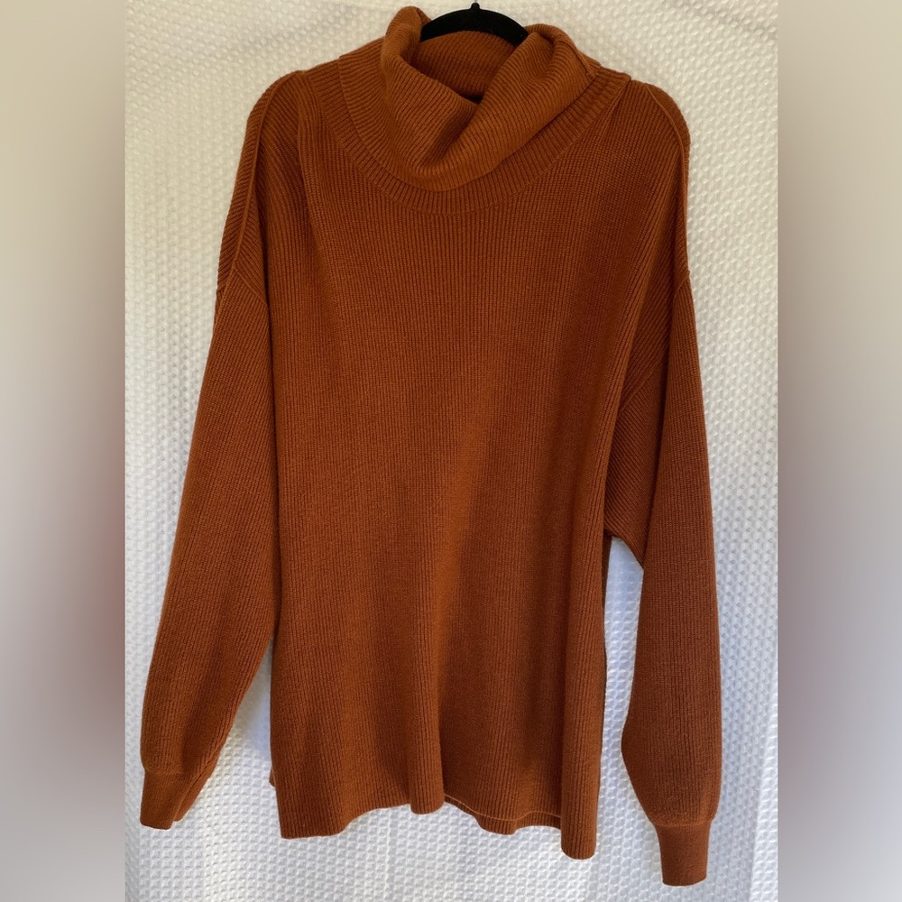 Free people turtle neck sweater- Size medium